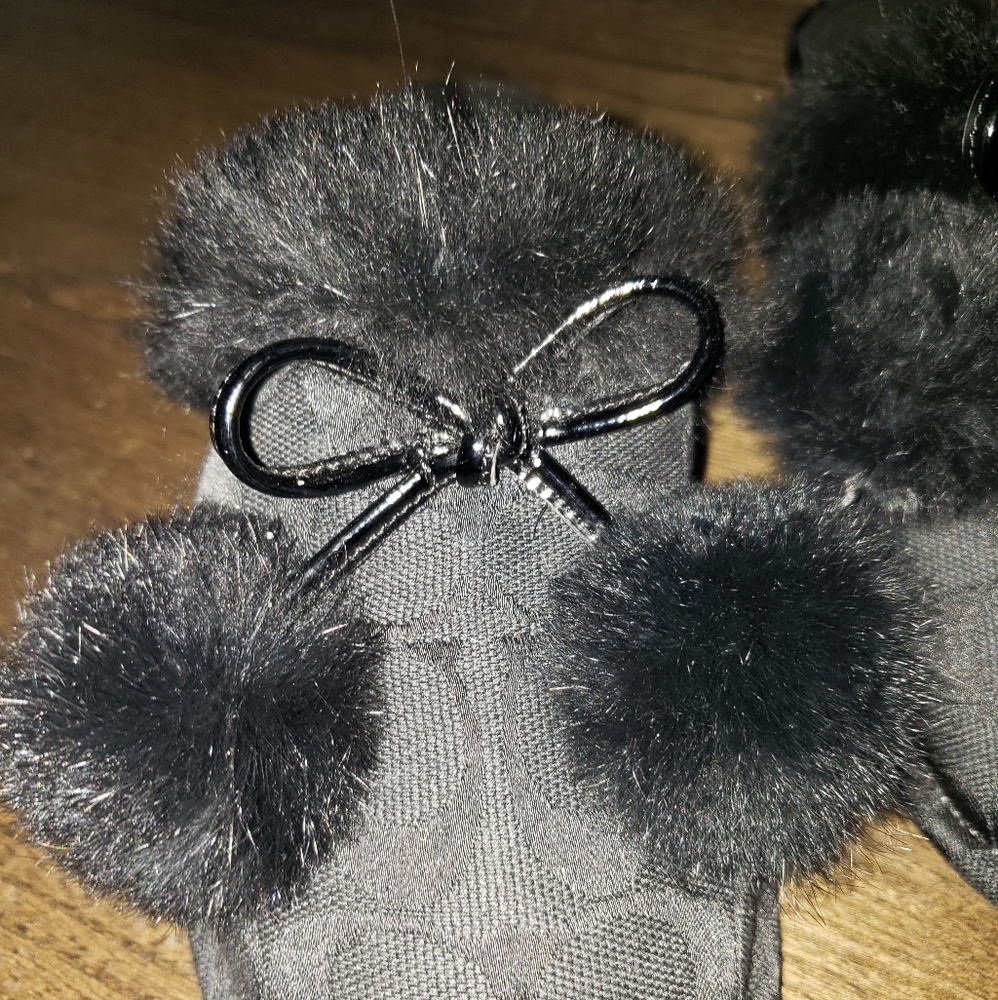 New Coach Poppy Jayda Signature Fur Slippers 8 - Picture 6 of 11